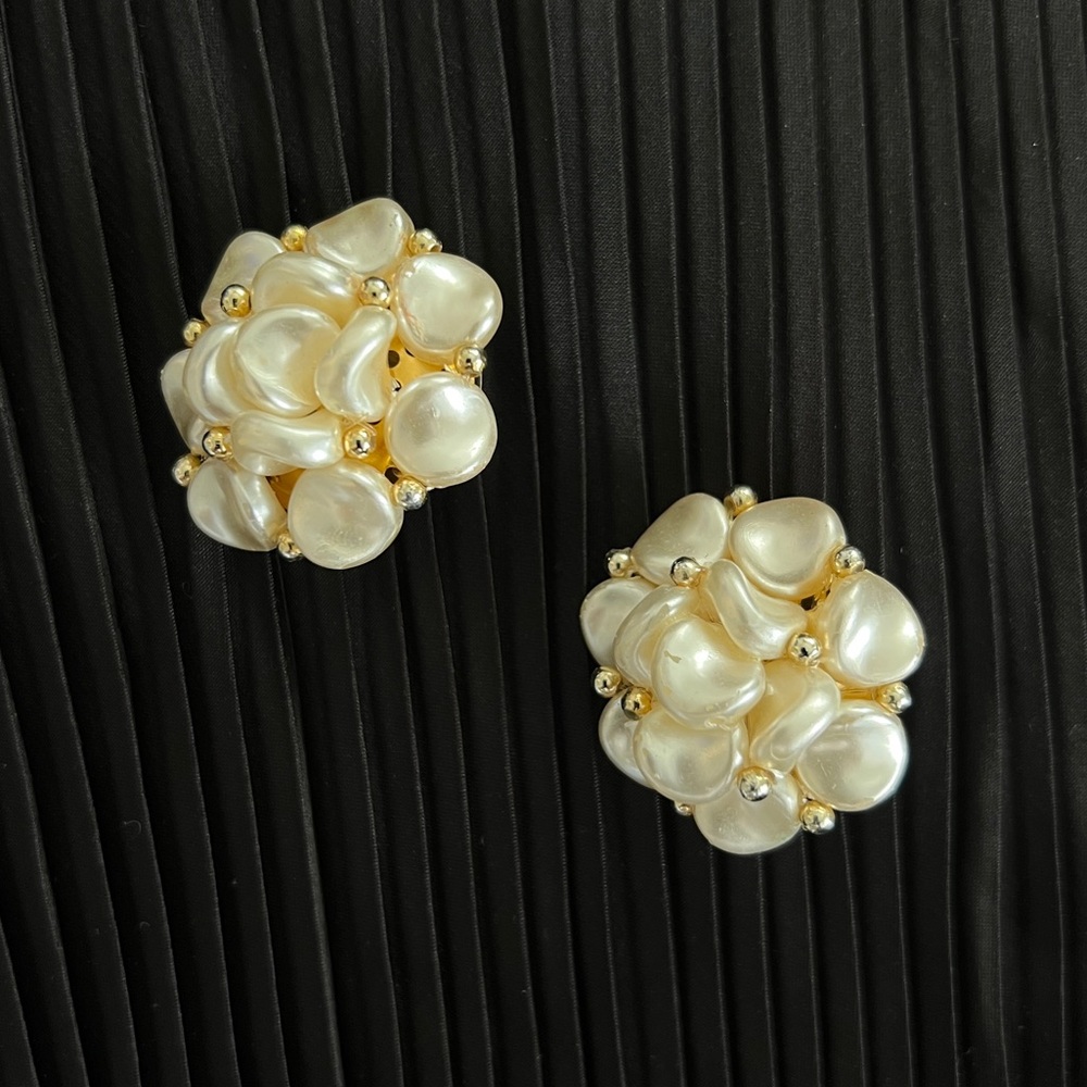 VINTAGE 50s/60s FAUX PEARL ART DECO CLIP ON STATEMENT EARRINGS